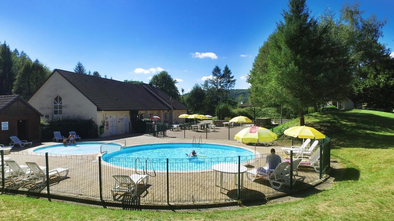 VVF Villages   Les Lacs du Cantal   Champs-sur-Tarentaine Extérieur photo
